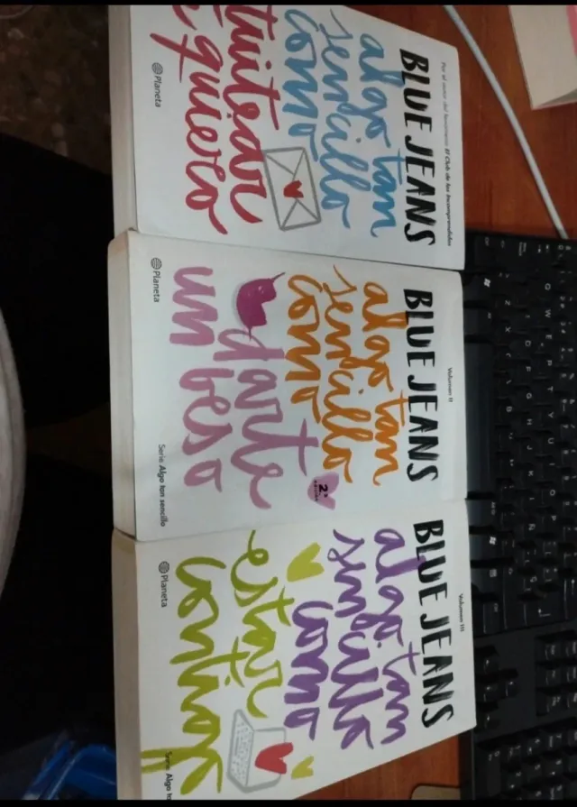 Saga Algo tan sencillo de Blue Jeans