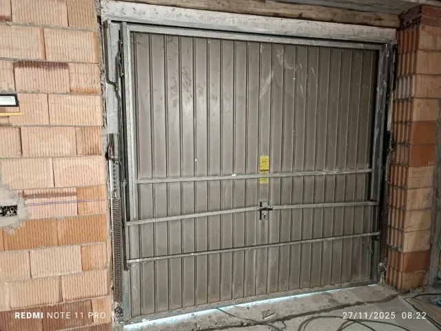 Puerta de garaje basculante