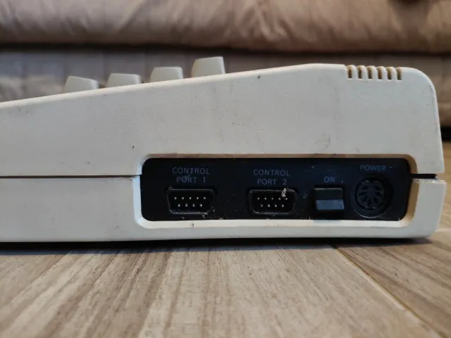 Commodore 64 - Computer Beige