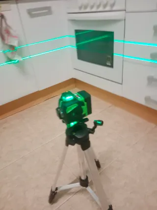 Nivel Láser 16 Líneas + Trípode