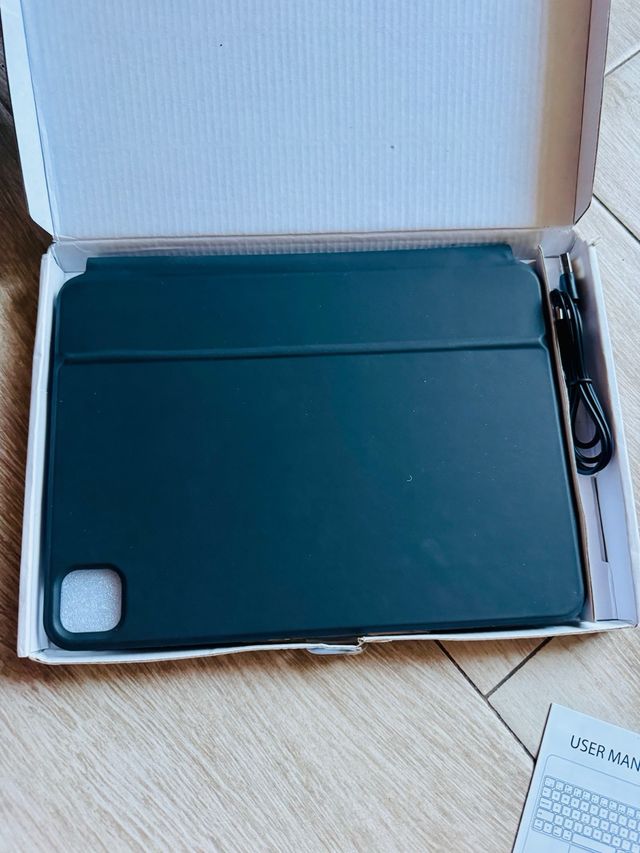 NUEVA! Custodia con tastiera magnetica per iPad Pro 11 Air 4/5