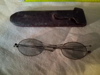 Gafas antiguas cuero vintage estuche