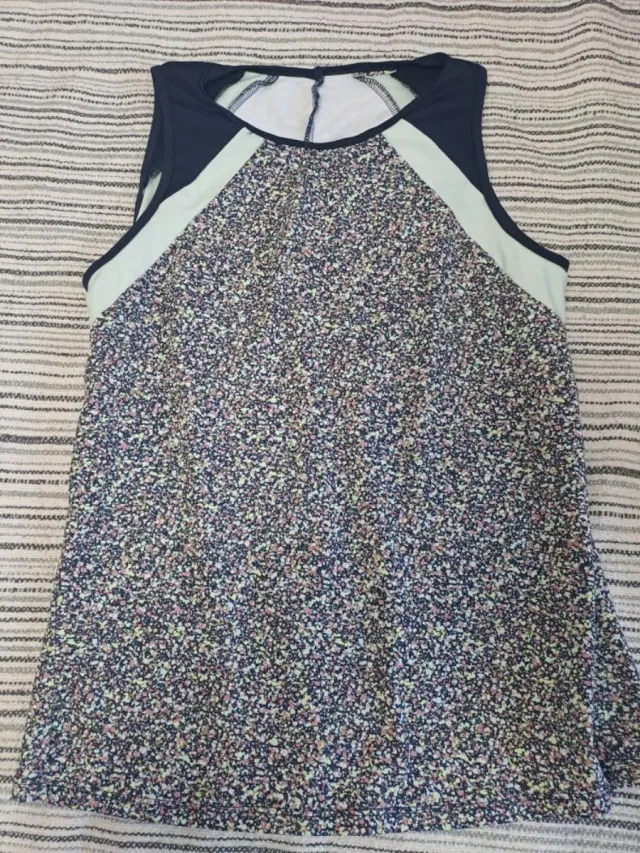 Camiseta sin mangas estampada