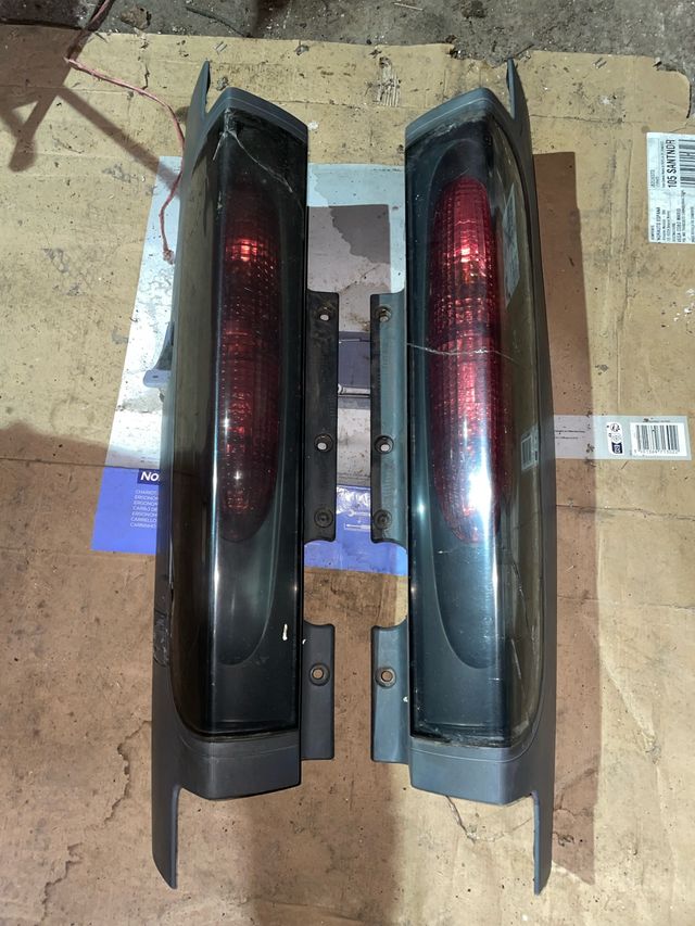 Pilotos Traseros Renault Trafic