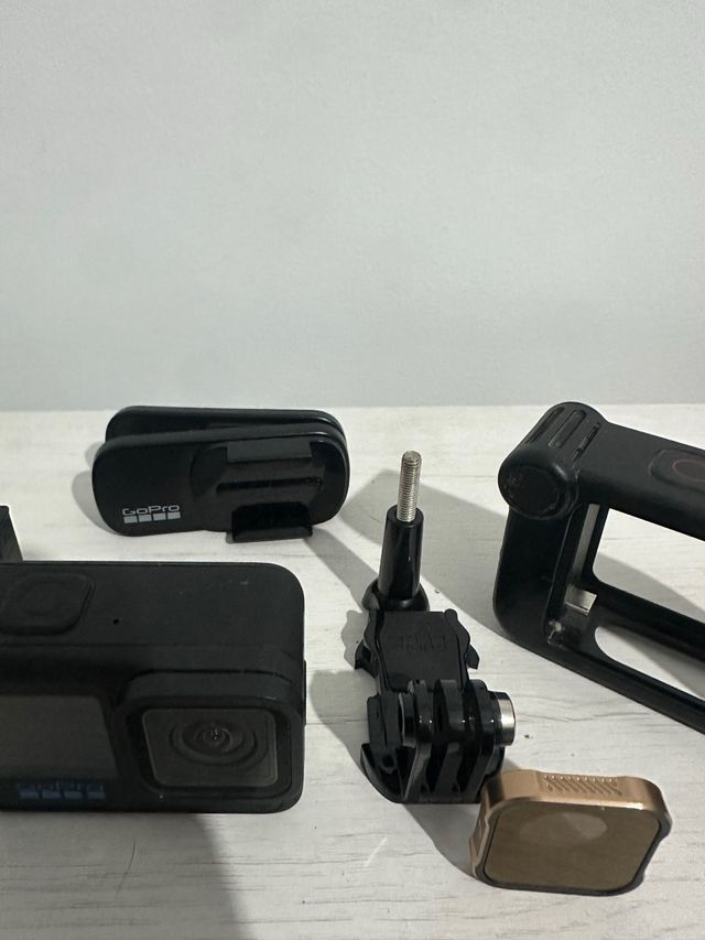 GoPro Hero 13 + Batterie e Accessori