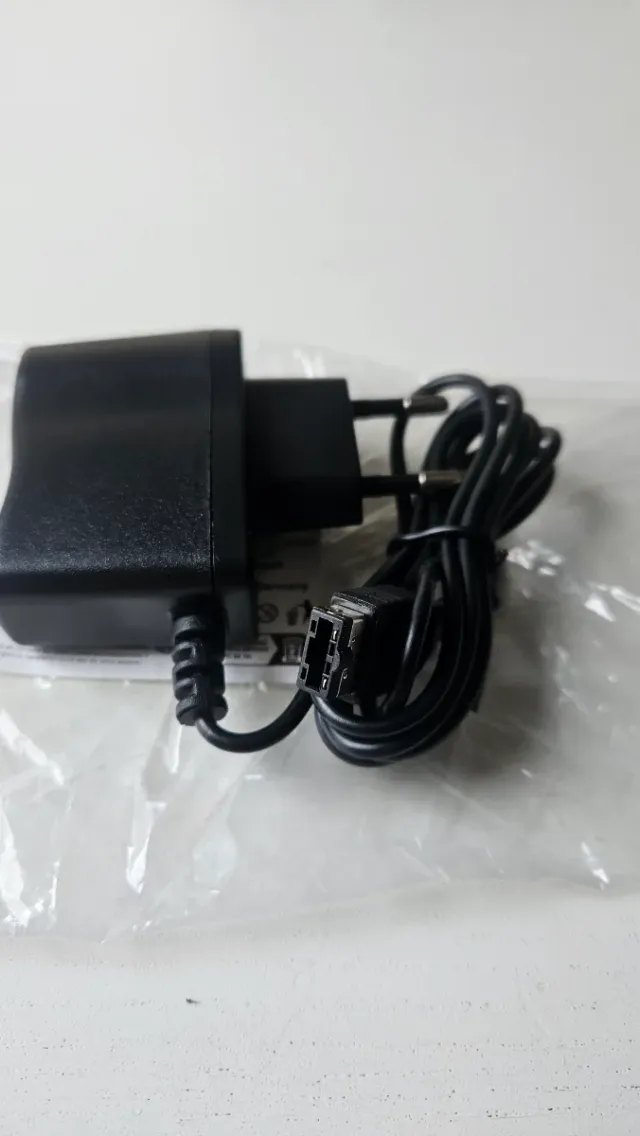 Caricabatterie NUOVO per Game Boy Advance SP e Nintendo