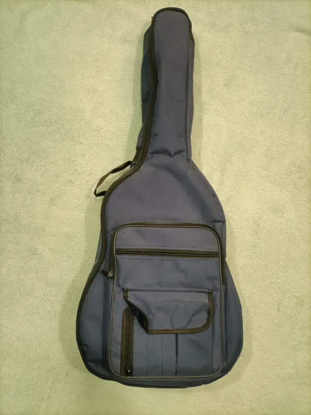 Guitarra Admira Paloma Clásica co Funda incluida
