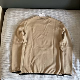 Sudadera Nike Tech sin capucha beige