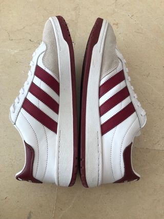 Zapatillas Adidas Blancas y Rojas