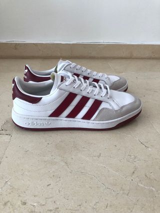 Zapatillas Adidas Blancas y Rojas