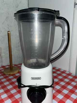 Licuadora Bourgini blanca