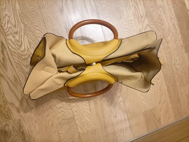 Bolso de mano amarillo 2 en 1