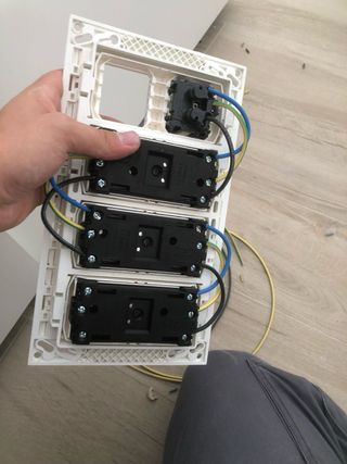 Instalaciones eléctricas y telecomunicación.