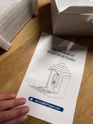 Comedero pájaros exterior con cámara