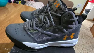 Zapatillas Under Armour Gris y Naranja