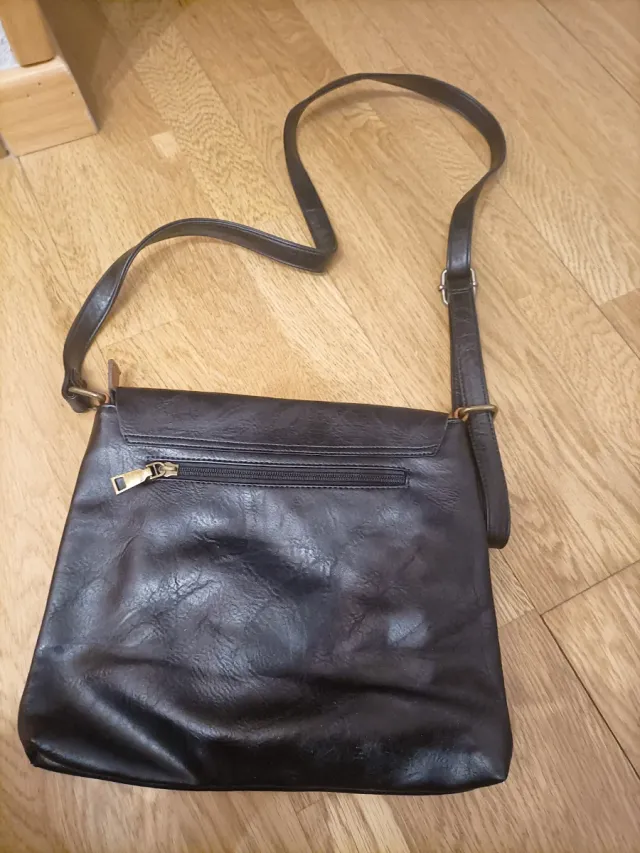 Bolso bandolera negro y marrón