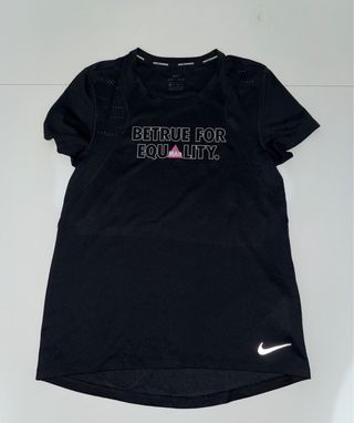Camiseta Nike Running Negra Betrue for Equality