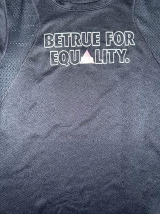 Camiseta Nike Running Negra Betrue for Equality