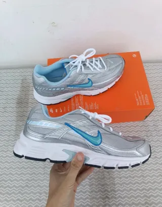 Nike Initiaitor Scarpe da Ginnastica Argento/Blu