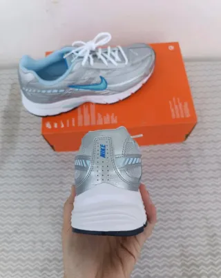 Nike Initiaitor Scarpe da Ginnastica Argento/Blu