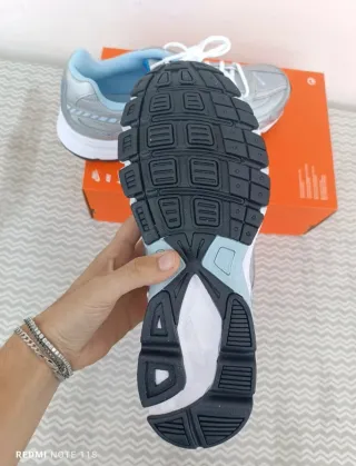 Nike Initiaitor Scarpe da Ginnastica Argento/Blu