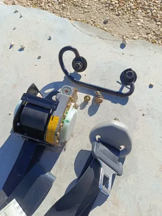 Cinto Dianteiro Esquerdo Toyota Yaris XP10