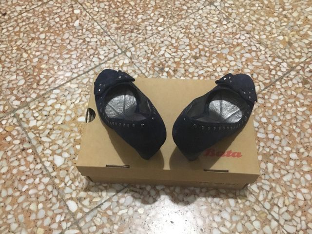 Zapatos piel de salón Bata tacón 10cm