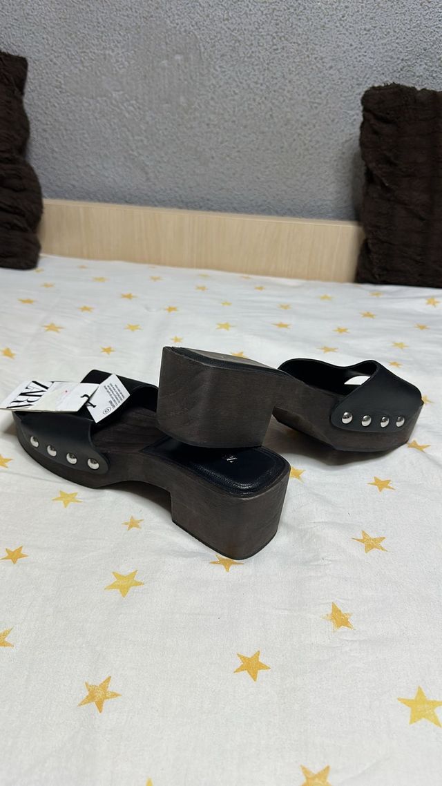 Zuecos Zara plataforma madera negros talla 38