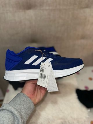Zapatillas Adidas Azul y Blanco