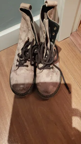 Botines de piel con cordones