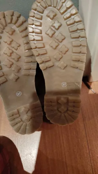 Botines de piel con cordones