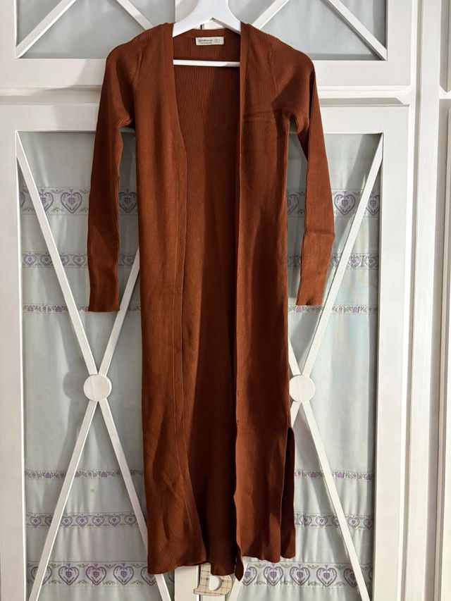 Chaqueta larga marrón Stradivarius Talla Única