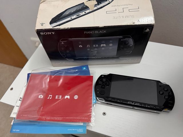Sony PSP-2004 PB Piano Black
