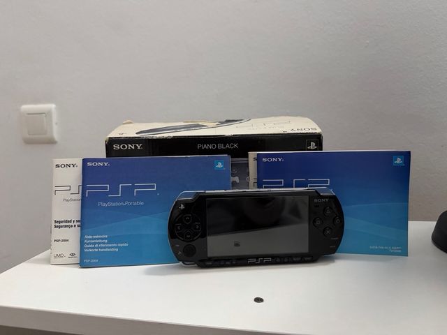 Sony PSP-2004 PB Piano Black