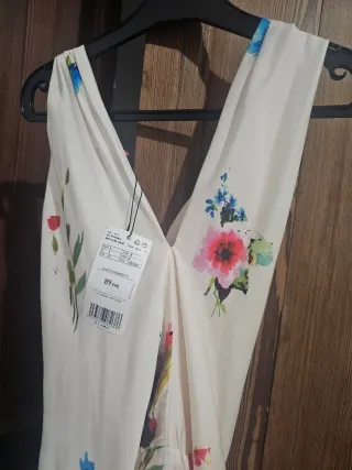 Vestido de fiesta negro con pedrería