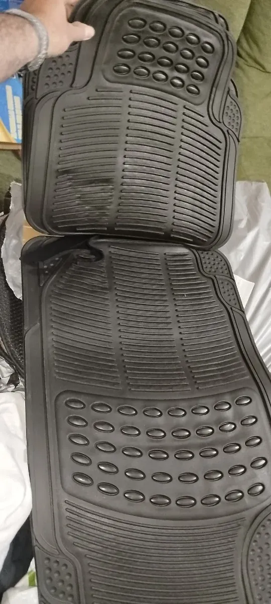 Tappetini in gomma per auto