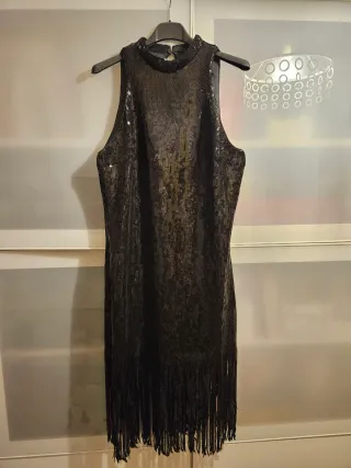 Vestito nero con frange