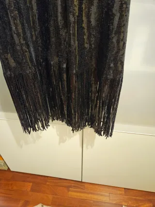 Vestito nero con frange