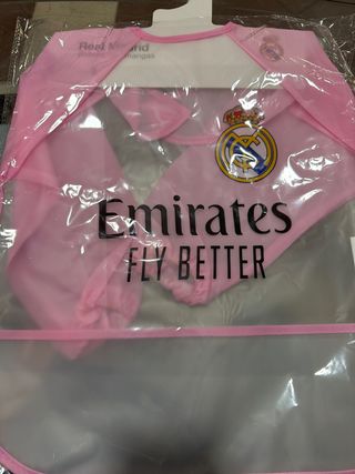 Babero Real Madrid Mangas Rosa