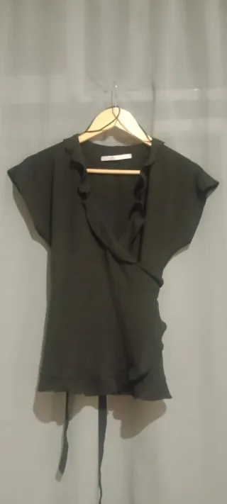 Blusa cruzada manga sisa negra