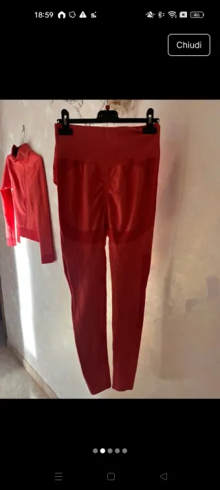 Completo sportivo rosso