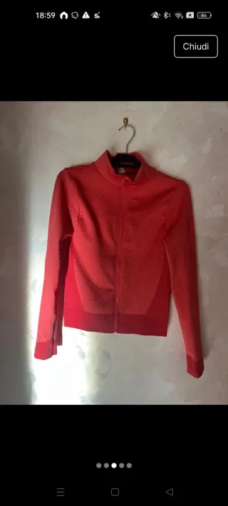 Completo sportivo rosso