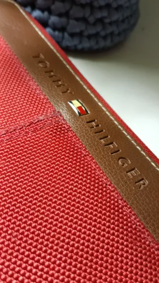 Cartera Tommy Hilfiger Roja y Marrón