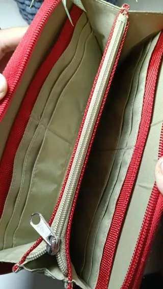 Cartera Tommy Hilfiger Roja y Marrón