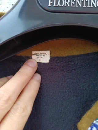 Chaqueta de lana con bordados étnicos