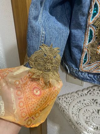 Chaqueta vaquera boho.