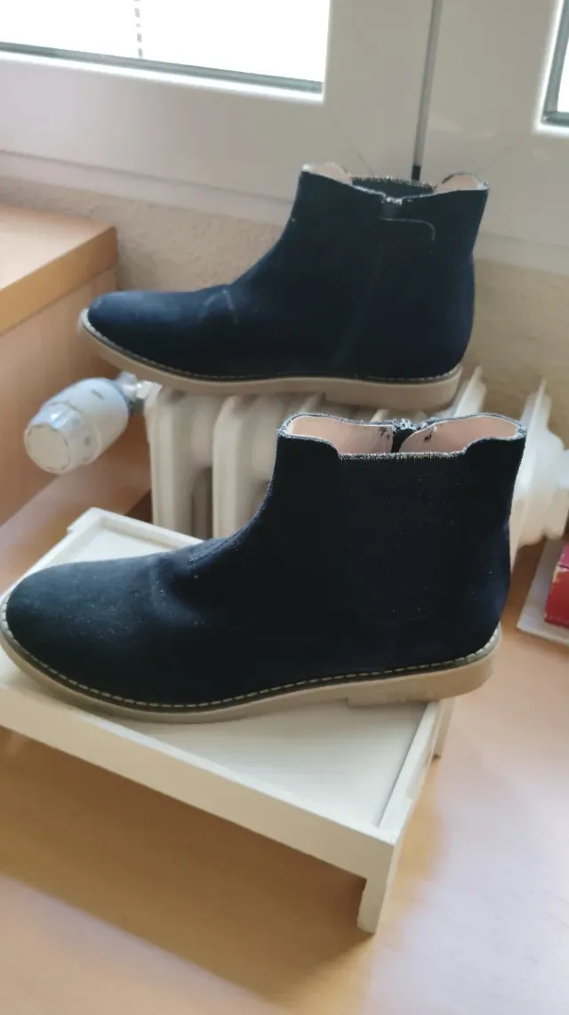 Botines piel serraje azul marino .Talla 36