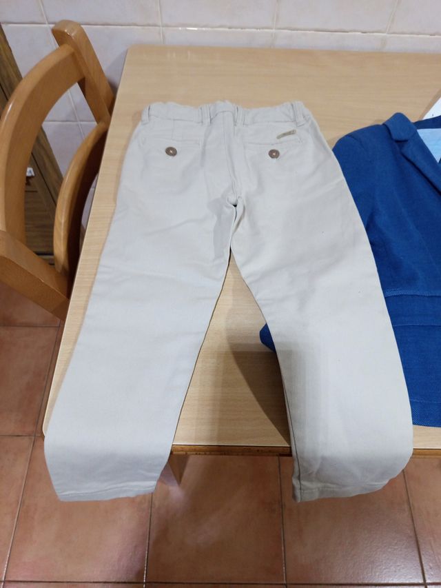 Traje niño americana, pantalón y 2 camisas T4