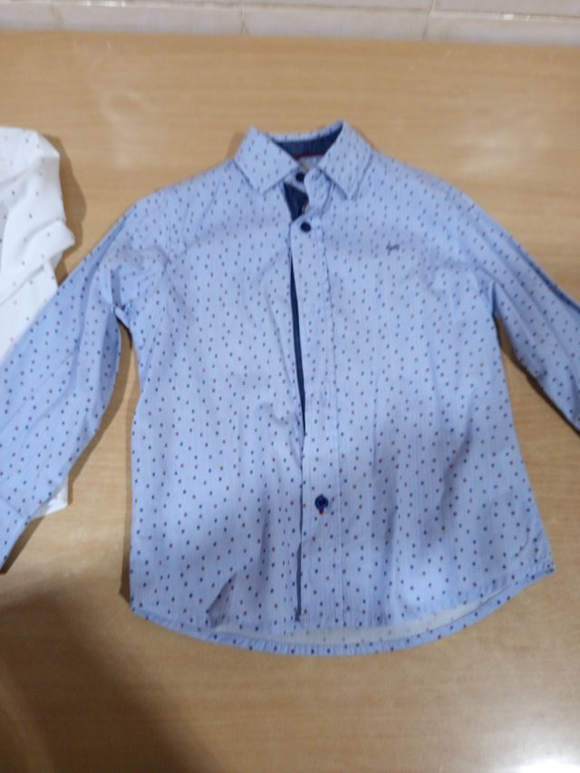 Traje niño americana, pantalón y 2 camisas T4