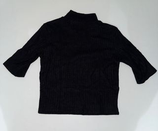 Top Negro de cuello alto